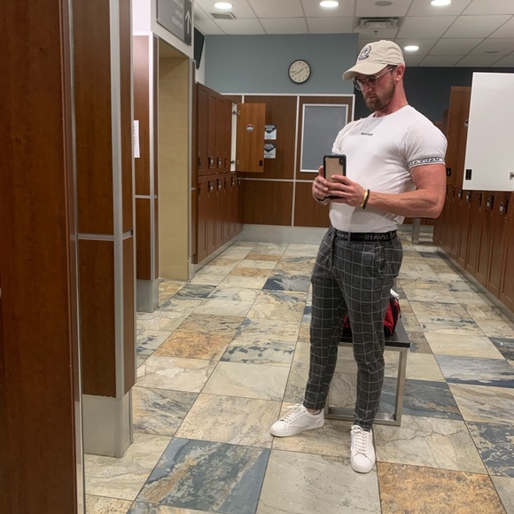 Meet your Posher, Tom - Picture 4 of 7